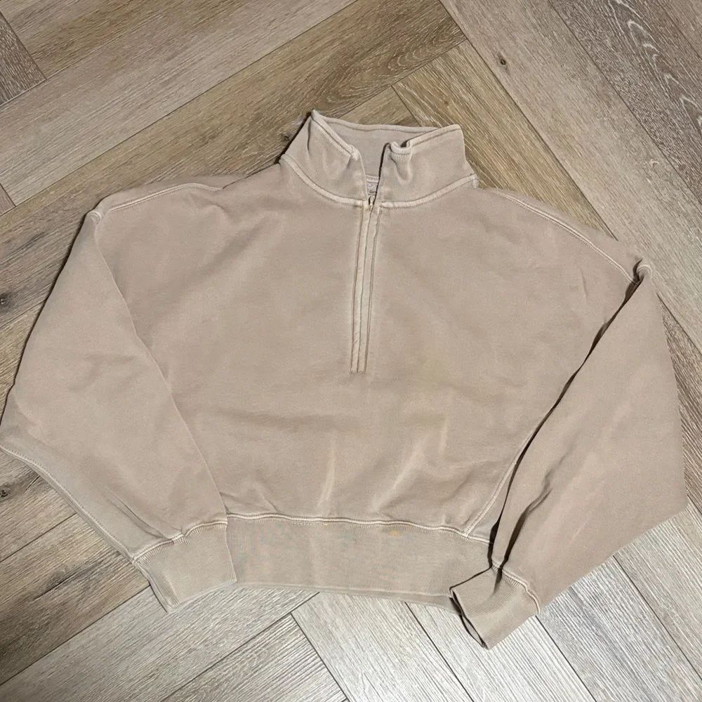 Abercrombie & Fitch Soft A&F Essentials Garment Dyed Sweatshirt